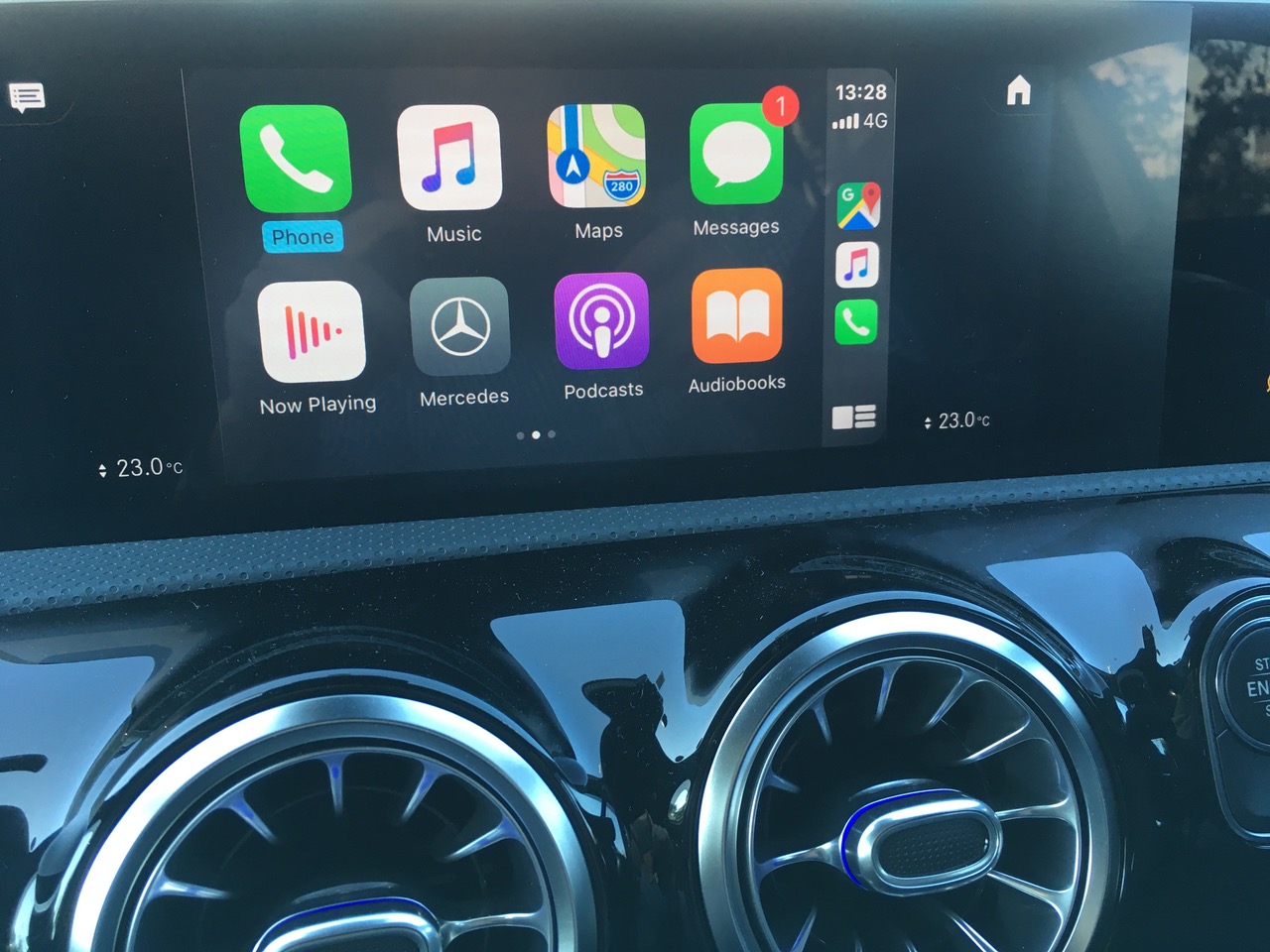 Écran d’accueil Apple CarPlay dans une voiture