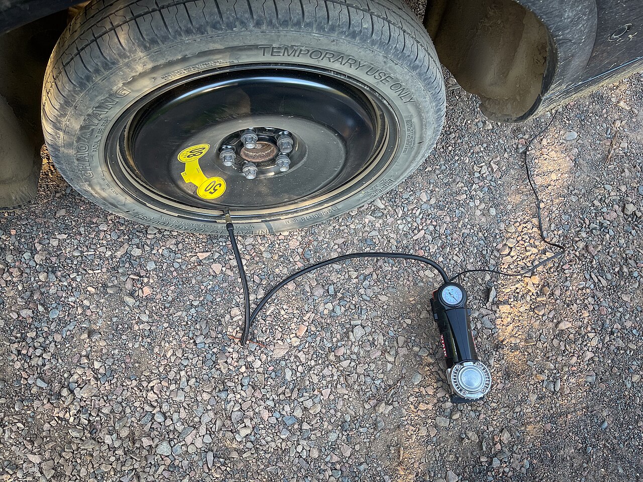 Gonflage d’un pneu avec un compresseur portable